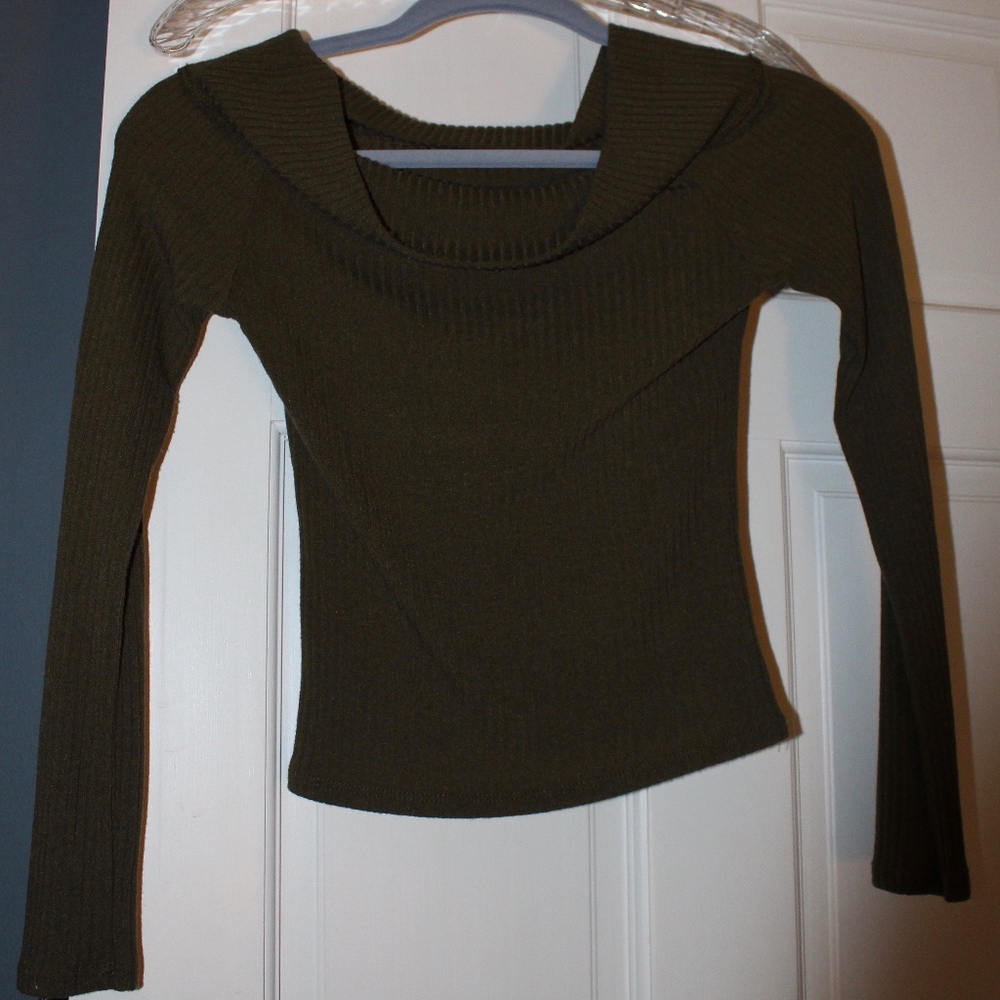 green off the shoulder long sleeve